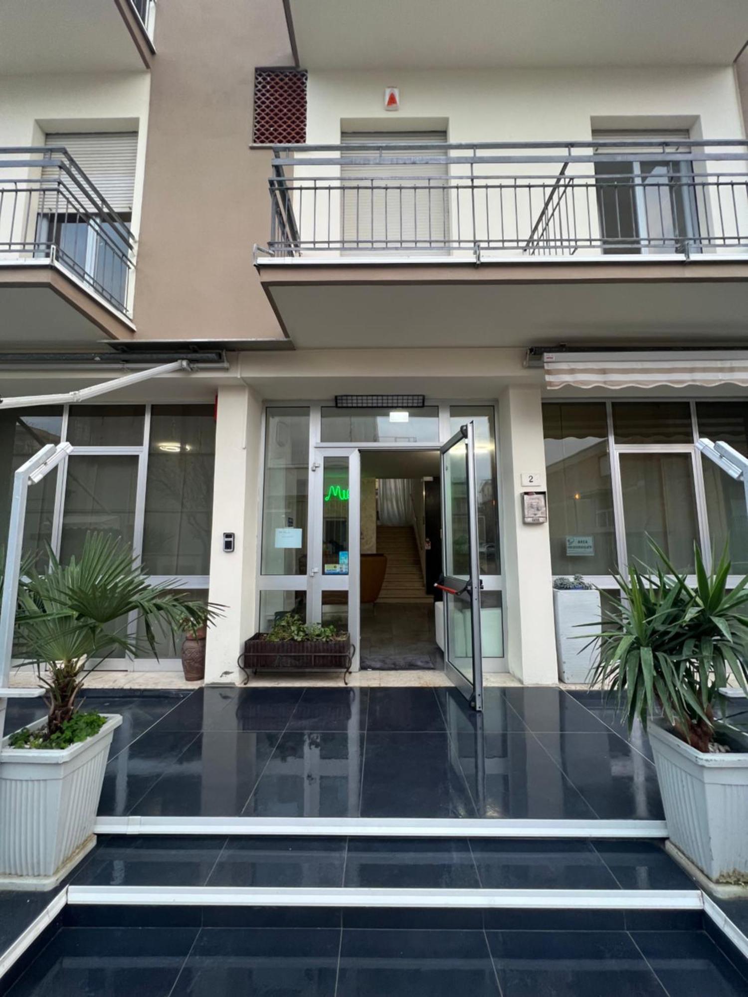 Hotel Miro Rimini Exterior foto